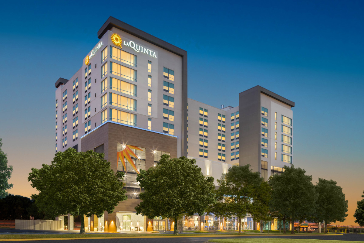 La Quinta Inn & Suites by Wyndham Nashville Downtown/Stadium