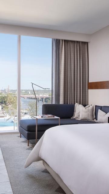 Four Seasons River View King Hotel Room